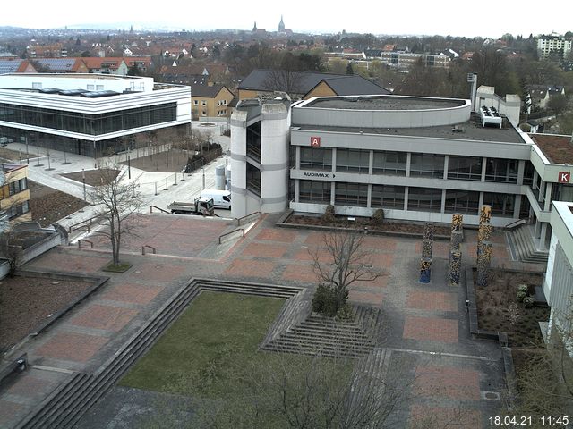 Foto der Webcam: Verwaltungsgeb&auml;ude, Innenhof mit Audimax, H&ouml;rsaal-Geb&auml;ude 1