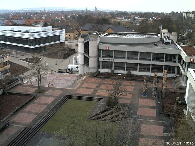 Foto der Webcam: Verwaltungsgebäude, Innenhof mit Audimax, Hörsaal-Gebäude 1