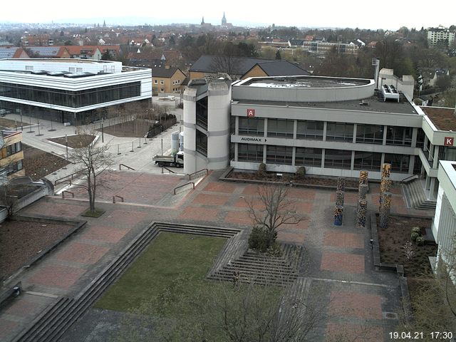 Foto der Webcam: Verwaltungsgeb&auml;ude, Innenhof mit Audimax, H&ouml;rsaal-Geb&auml;ude 1