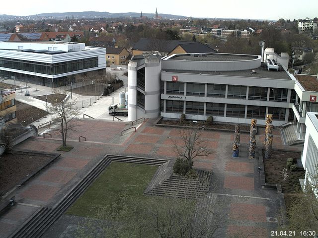Foto der Webcam: Verwaltungsgeb&auml;ude, Innenhof mit Audimax, H&ouml;rsaal-Geb&auml;ude 1