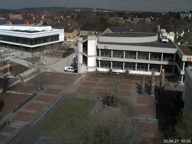 Foto der Webcam: Verwaltungsgebäude, Innenhof mit Audimax, Hörsaal-Gebäude 1