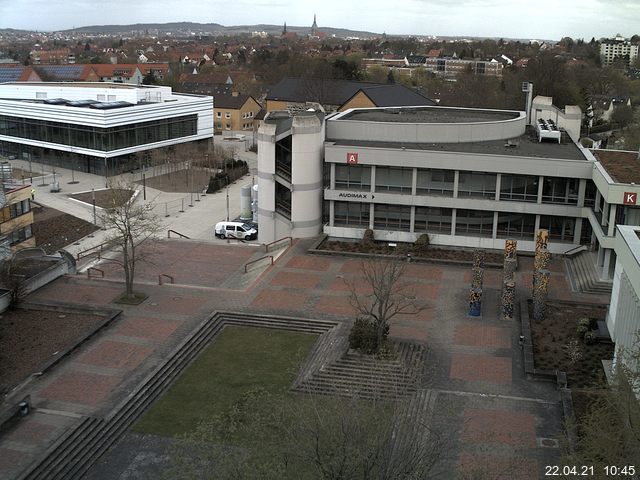 Foto der Webcam: Verwaltungsgebäude, Innenhof mit Audimax, Hörsaal-Gebäude 1