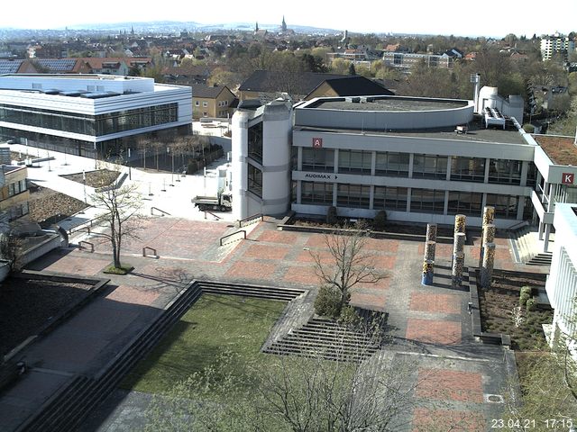 Foto der Webcam: Verwaltungsgebäude, Innenhof mit Audimax, Hörsaal-Gebäude 1