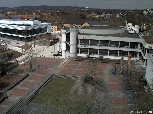 Foto der Webcam: Verwaltungsgebäude, Innenhof mit Audimax, Hörsaal-Gebäude 1