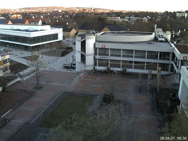 Foto der Webcam: Verwaltungsgeb&auml;ude, Innenhof mit Audimax, H&ouml;rsaal-Geb&auml;ude 1