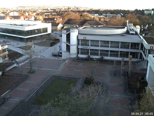 Foto der Webcam: Verwaltungsgeb&auml;ude, Innenhof mit Audimax, H&ouml;rsaal-Geb&auml;ude 1