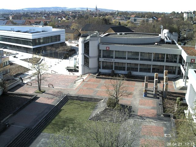 Foto der Webcam: Verwaltungsgebäude, Innenhof mit Audimax, Hörsaal-Gebäude 1