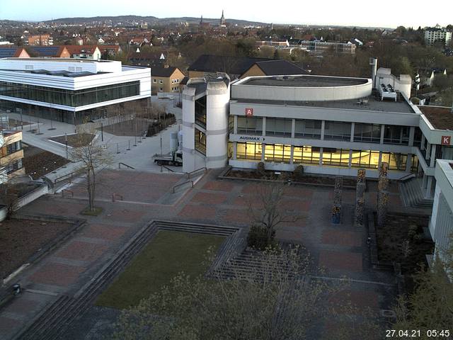 Foto der Webcam: Verwaltungsgebäude, Innenhof mit Audimax, Hörsaal-Gebäude 1