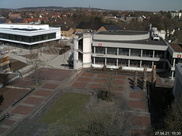 Foto der Webcam: Verwaltungsgebäude, Innenhof mit Audimax, Hörsaal-Gebäude 1