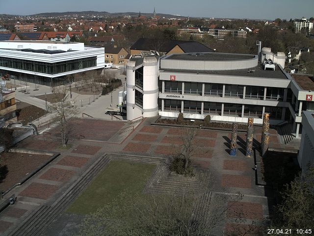 Foto der Webcam: Verwaltungsgebäude, Innenhof mit Audimax, Hörsaal-Gebäude 1