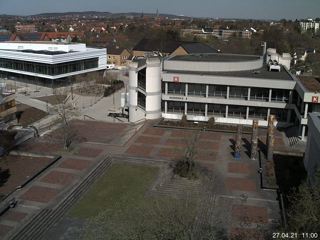 Foto der Webcam: Verwaltungsgebäude, Innenhof mit Audimax, Hörsaal-Gebäude 1