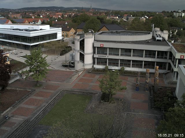 Foto der Webcam: Verwaltungsgebäude, Innenhof mit Audimax, Hörsaal-Gebäude 1