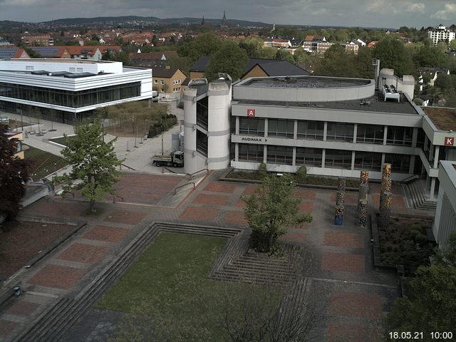 Foto der Webcam: Verwaltungsgebäude, Innenhof mit Audimax, Hörsaal-Gebäude 1