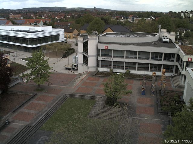 Foto der Webcam: Verwaltungsgebäude, Innenhof mit Audimax, Hörsaal-Gebäude 1