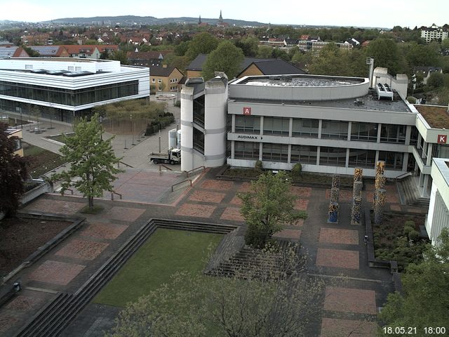 Foto der Webcam: Verwaltungsgebäude, Innenhof mit Audimax, Hörsaal-Gebäude 1