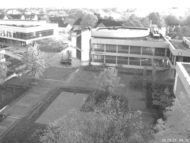 Foto der Webcam: Verwaltungsgebäude, Innenhof mit Audimax, Hörsaal-Gebäude 1