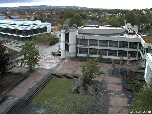 Foto der Webcam: Verwaltungsgebäude, Innenhof mit Audimax, Hörsaal-Gebäude 1