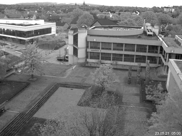 Foto der Webcam: Verwaltungsgebäude, Innenhof mit Audimax, Hörsaal-Gebäude 1