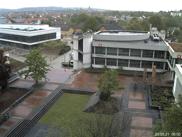 Foto der Webcam: Verwaltungsgebäude, Innenhof mit Audimax, Hörsaal-Gebäude 1