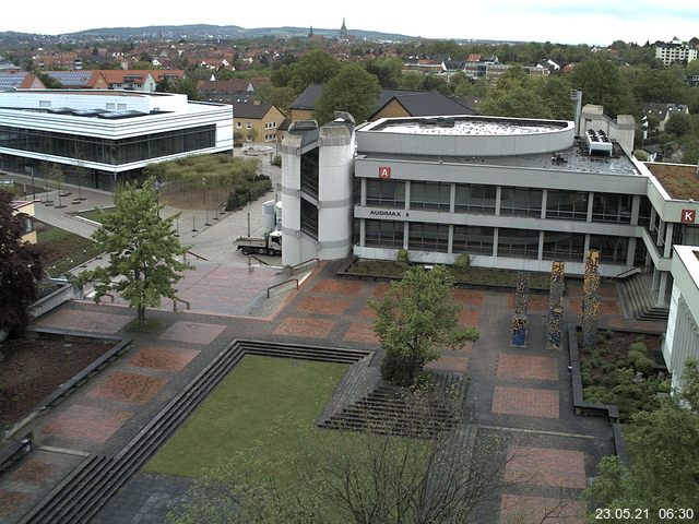 Foto der Webcam: Verwaltungsgebäude, Innenhof mit Audimax, Hörsaal-Gebäude 1