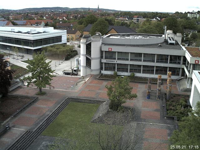 Foto der Webcam: Verwaltungsgebäude, Innenhof mit Audimax, Hörsaal-Gebäude 1