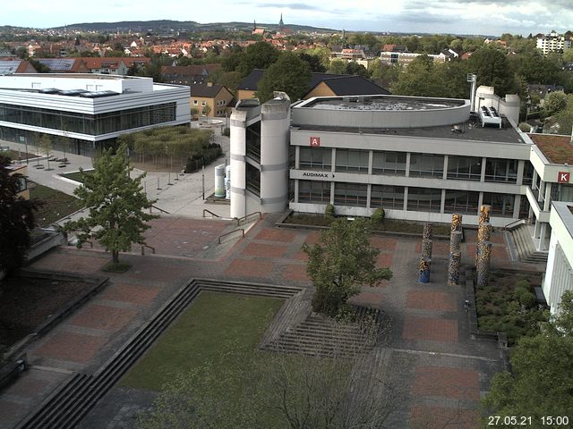 Foto der Webcam: Verwaltungsgebäude, Innenhof mit Audimax, Hörsaal-Gebäude 1