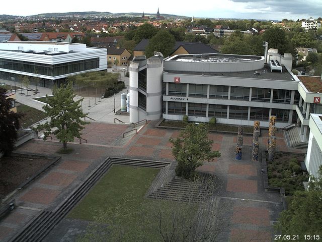 Foto der Webcam: Verwaltungsgebäude, Innenhof mit Audimax, Hörsaal-Gebäude 1