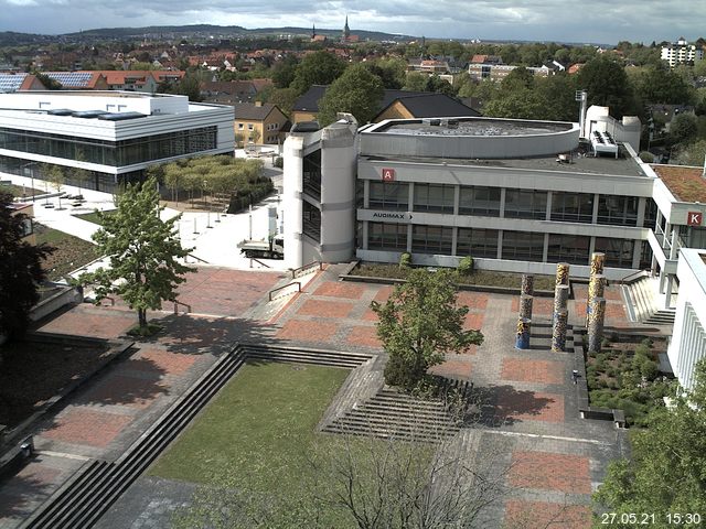 Foto der Webcam: Verwaltungsgebäude, Innenhof mit Audimax, Hörsaal-Gebäude 1