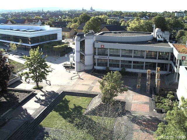 Foto der Webcam: Verwaltungsgeb&auml;ude, Innenhof mit Audimax, H&ouml;rsaal-Geb&auml;ude 1