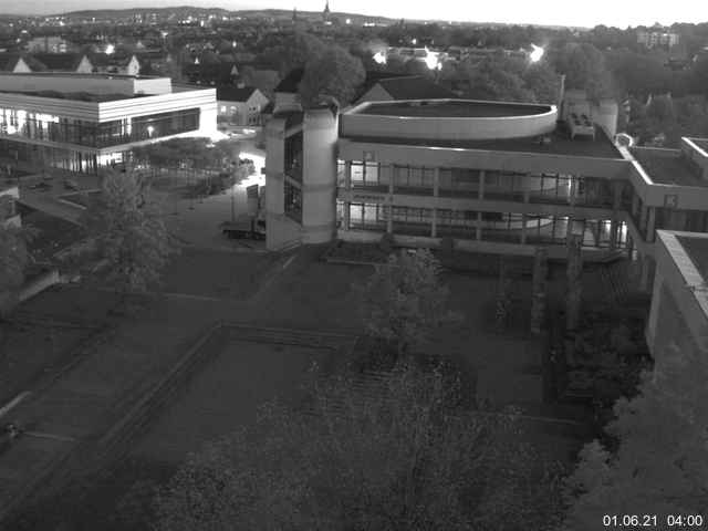 Foto der Webcam: Verwaltungsgebäude, Innenhof mit Audimax, Hörsaal-Gebäude 1