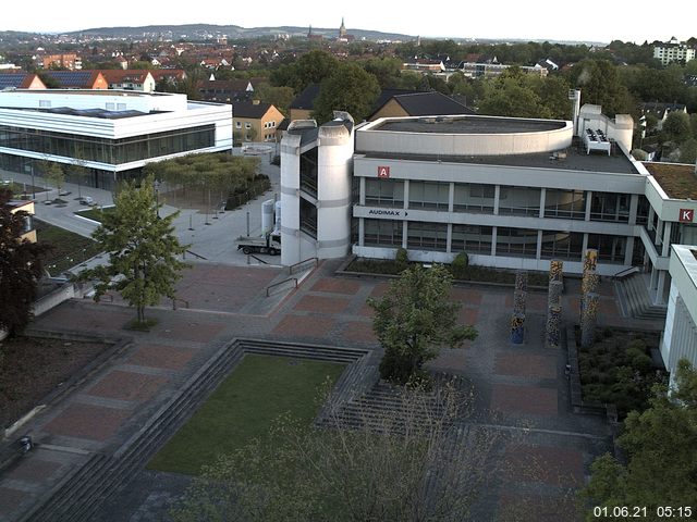 Foto der Webcam: Verwaltungsgebäude, Innenhof mit Audimax, Hörsaal-Gebäude 1