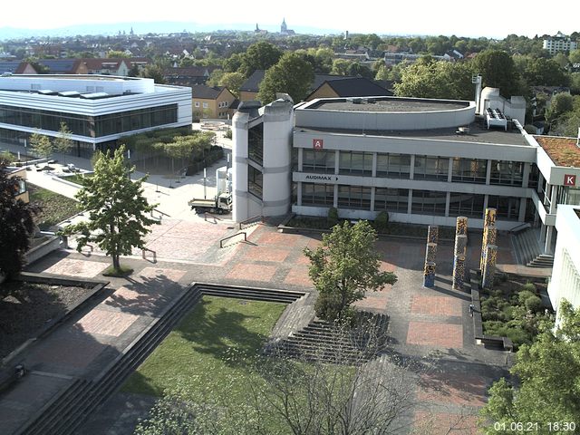 Foto der Webcam: Verwaltungsgeb&auml;ude, Innenhof mit Audimax, H&ouml;rsaal-Geb&auml;ude 1