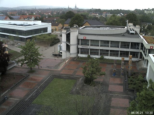 Foto der Webcam: Verwaltungsgebäude, Innenhof mit Audimax, Hörsaal-Gebäude 1