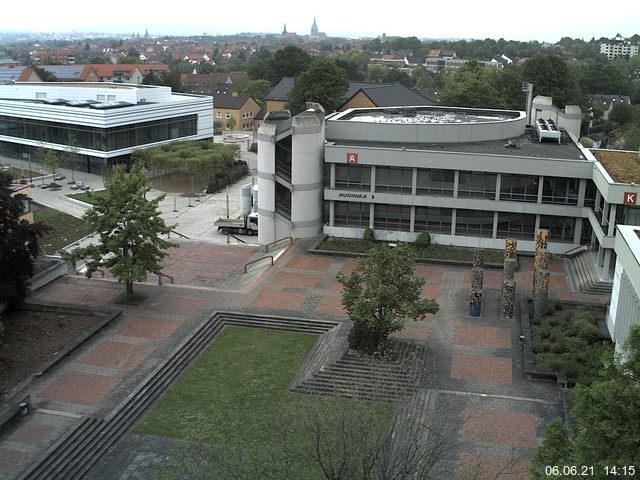 Foto der Webcam: Verwaltungsgebäude, Innenhof mit Audimax, Hörsaal-Gebäude 1