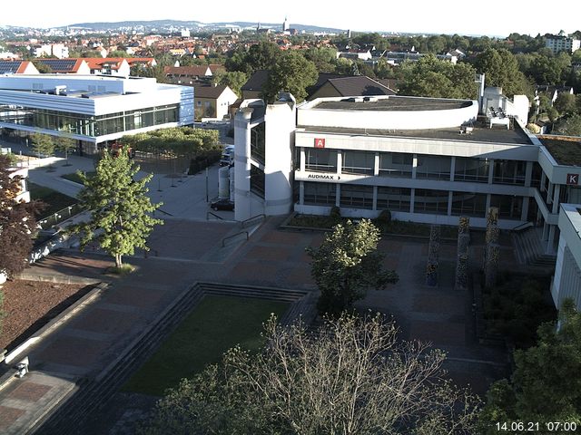 Foto der Webcam: Verwaltungsgeb&auml;ude, Innenhof mit Audimax, H&ouml;rsaal-Geb&auml;ude 1