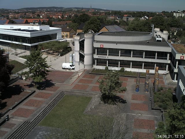 Foto der Webcam: Verwaltungsgebäude, Innenhof mit Audimax, Hörsaal-Gebäude 1