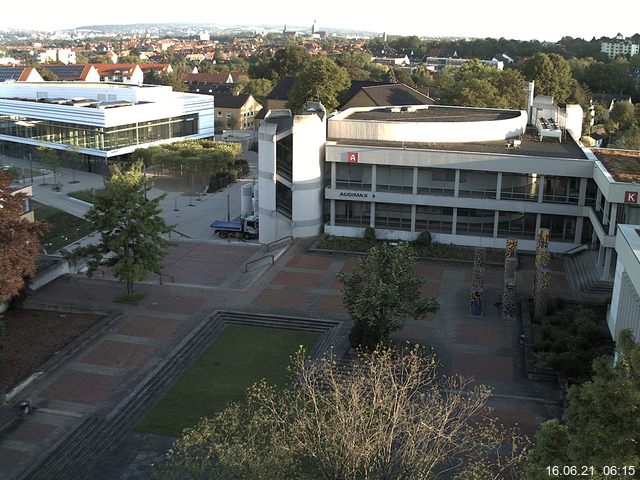 Foto der Webcam: Verwaltungsgeb&auml;ude, Innenhof mit Audimax, H&ouml;rsaal-Geb&auml;ude 1