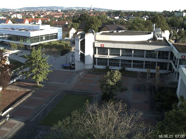 Foto der Webcam: Verwaltungsgeb&auml;ude, Innenhof mit Audimax, H&ouml;rsaal-Geb&auml;ude 1