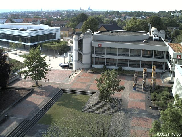 Foto der Webcam: Verwaltungsgeb&auml;ude, Innenhof mit Audimax, H&ouml;rsaal-Geb&auml;ude 1