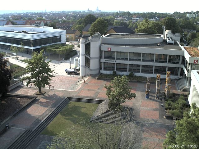 Foto der Webcam: Verwaltungsgeb&auml;ude, Innenhof mit Audimax, H&ouml;rsaal-Geb&auml;ude 1