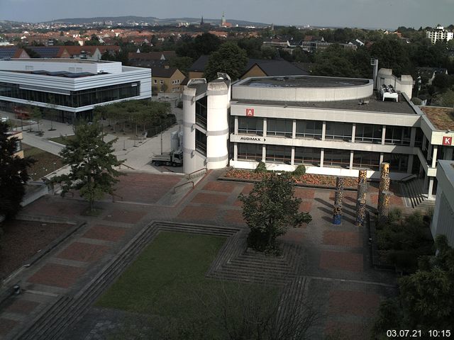 Foto der Webcam: Verwaltungsgeb&auml;ude, Innenhof mit Audimax, H&ouml;rsaal-Geb&auml;ude 1