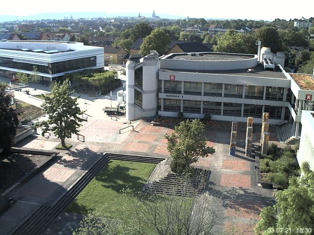 Foto der Webcam: Verwaltungsgeb&auml;ude, Innenhof mit Audimax, H&ouml;rsaal-Geb&auml;ude 1