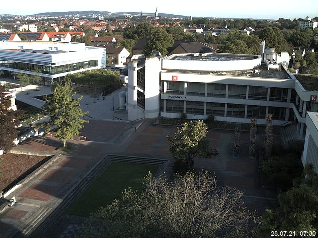 Foto der Webcam: Verwaltungsgeb&auml;ude, Innenhof mit Audimax, H&ouml;rsaal-Geb&auml;ude 1