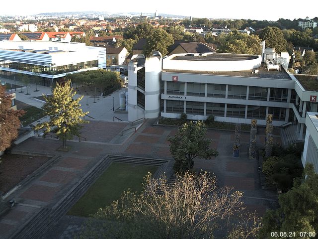 Foto der Webcam: Verwaltungsgeb&auml;ude, Innenhof mit Audimax, H&ouml;rsaal-Geb&auml;ude 1