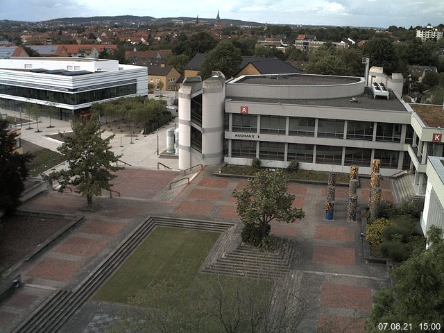 Foto der Webcam: Verwaltungsgeb&auml;ude, Innenhof mit Audimax, H&ouml;rsaal-Geb&auml;ude 1