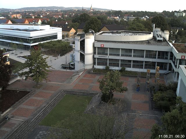 Foto der Webcam: Verwaltungsgeb&auml;ude, Innenhof mit Audimax, H&ouml;rsaal-Geb&auml;ude 1
