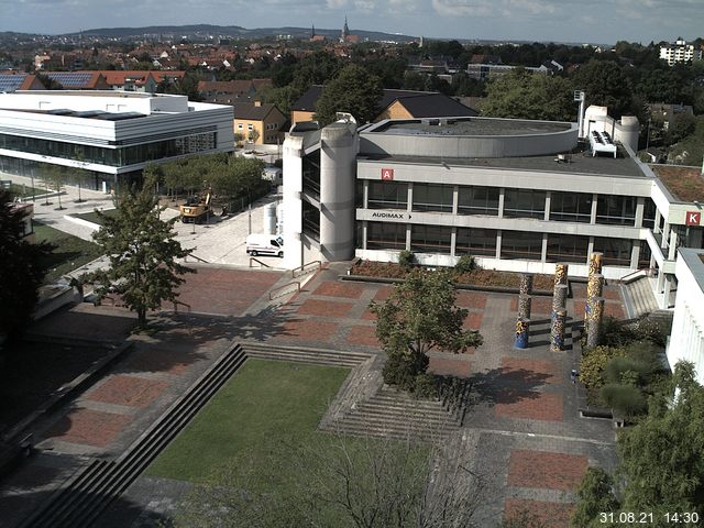 Foto der Webcam: Verwaltungsgeb&auml;ude, Innenhof mit Audimax, H&ouml;rsaal-Geb&auml;ude 1