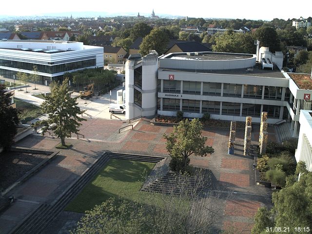 Foto der Webcam: Verwaltungsgeb&auml;ude, Innenhof mit Audimax, H&ouml;rsaal-Geb&auml;ude 1