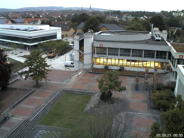 Foto der Webcam: Verwaltungsgeb&auml;ude, Innenhof mit Audimax, H&ouml;rsaal-Geb&auml;ude 1