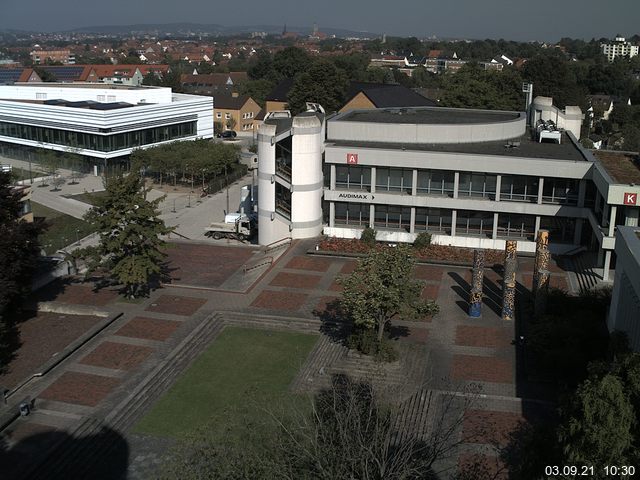 Foto der Webcam: Verwaltungsgeb&auml;ude, Innenhof mit Audimax, H&ouml;rsaal-Geb&auml;ude 1